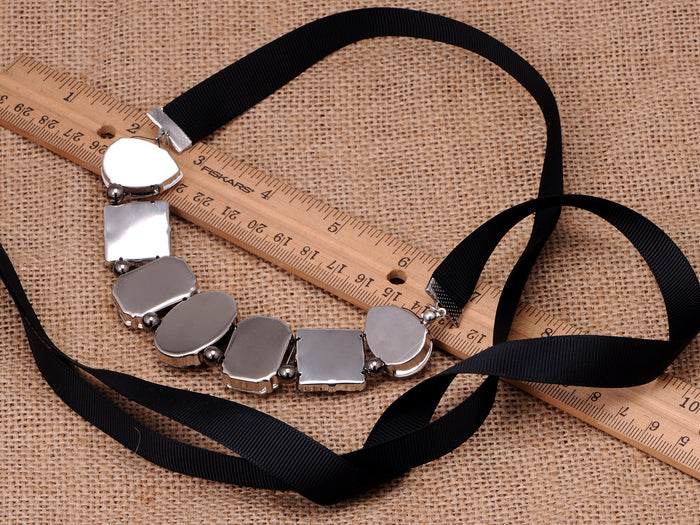 Mesh Cover Big Gems Ribbon Necklace